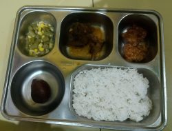 Buah Salak kecil Dan Menu Tanpa Keterangan AKG, Aktivis A1 Soroti Dapur SPPG Ujung Bulu Caile 01