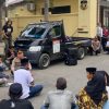 Aksi Humanis Kapolres Bulukumba AKBP Restu, Temui Peserta Aksi Sambil Duduk di Aspal