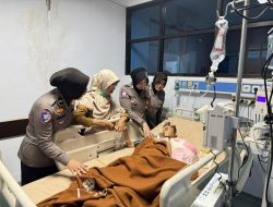Di Tengah Derita dan Keterbatasan, Syifa Dapat Dukungan Moril dari Polwan Bulukumba