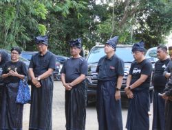 Jejak Kaki di Tanah Adat Kajang: Kajati Sulsel Terima Penghormatan Istimewa dari Ammatoa